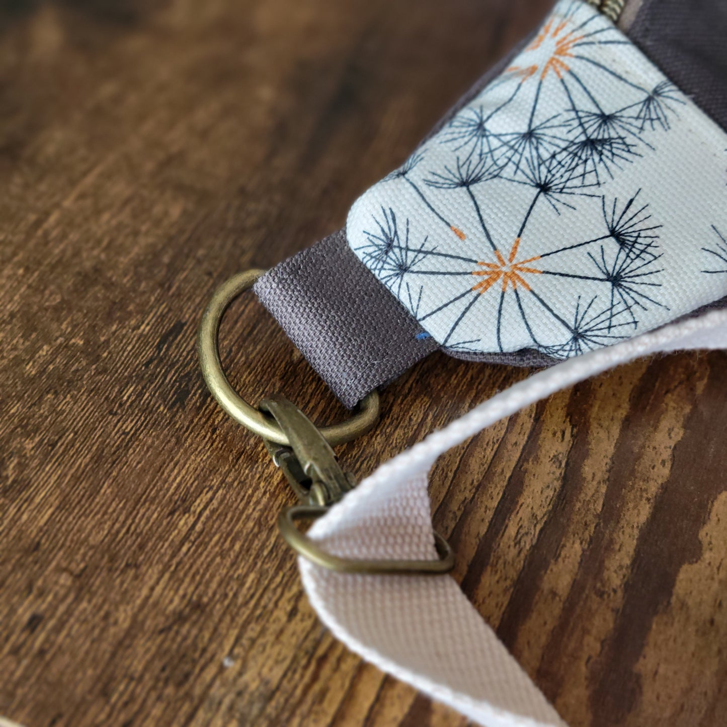Sky Dancers Large Ferris Fanny Pack