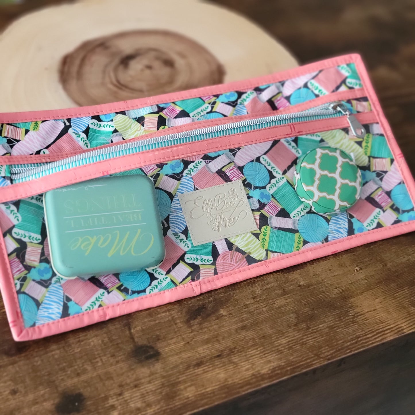 Fibre Artist Peekaboo Pouch