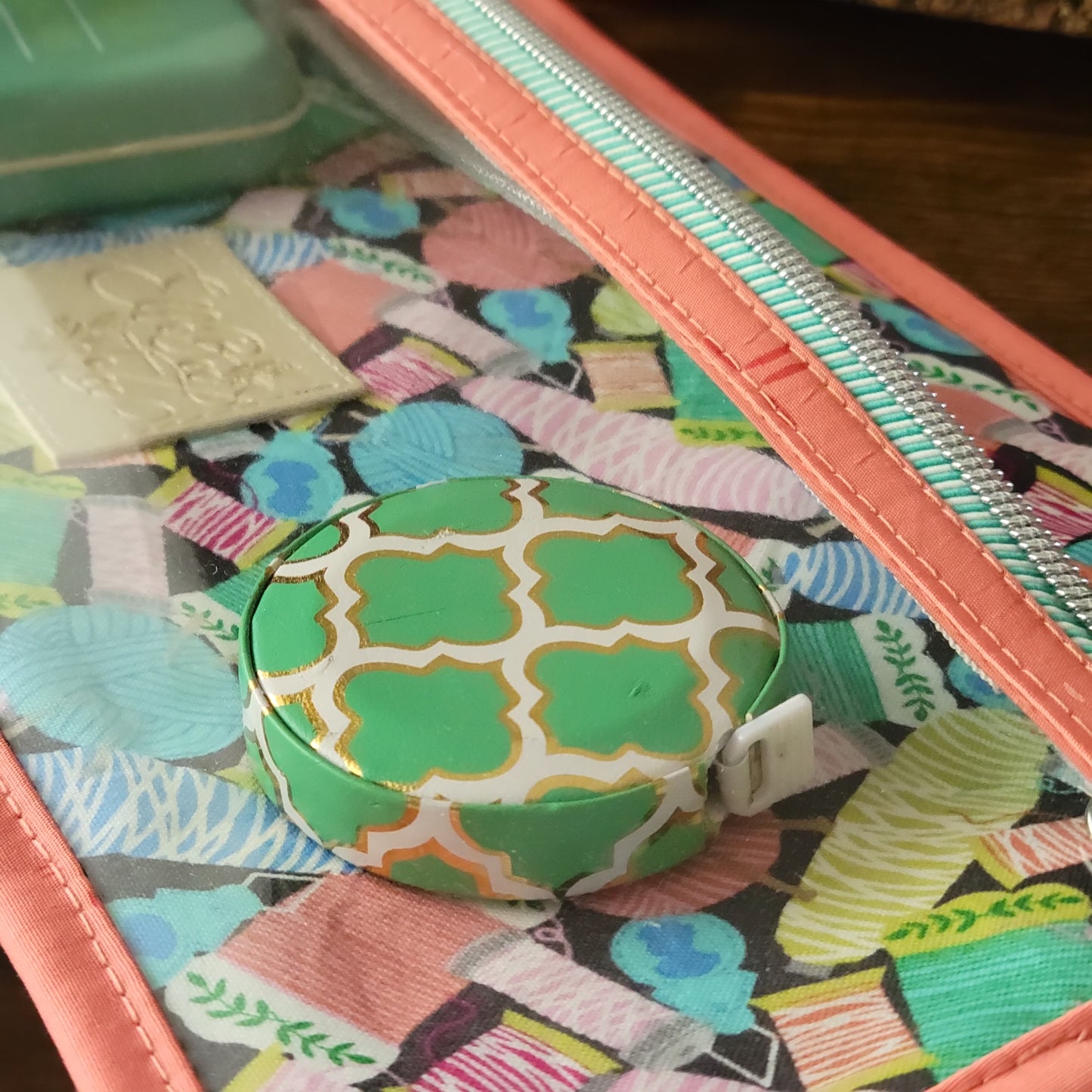 Fibre Artist Peekaboo Pouch