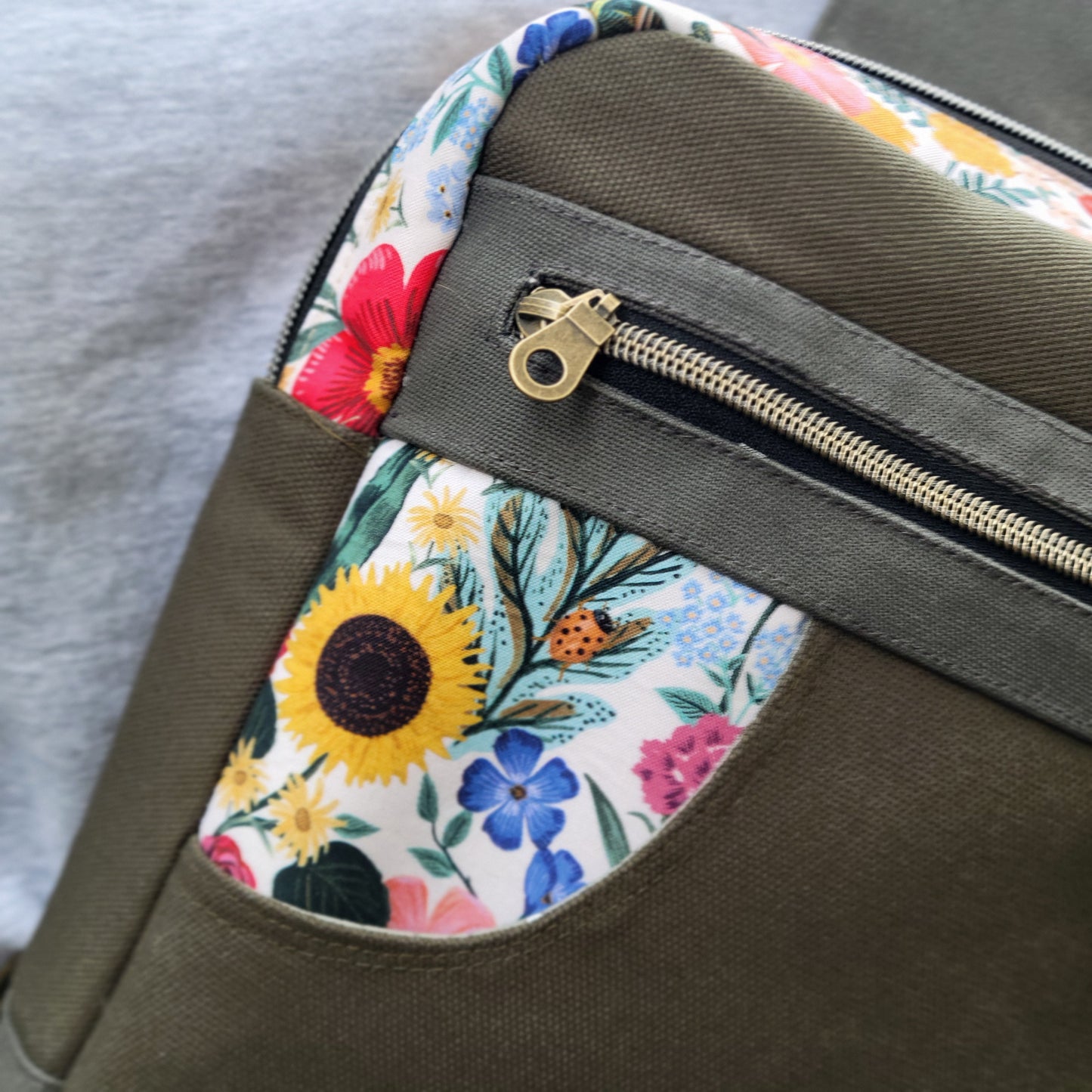 Curio - Rifle Paper Co. Sunday Sling