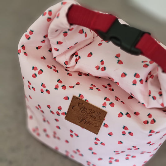 Strawberries Insulated Snacky Sac Lunch Kit